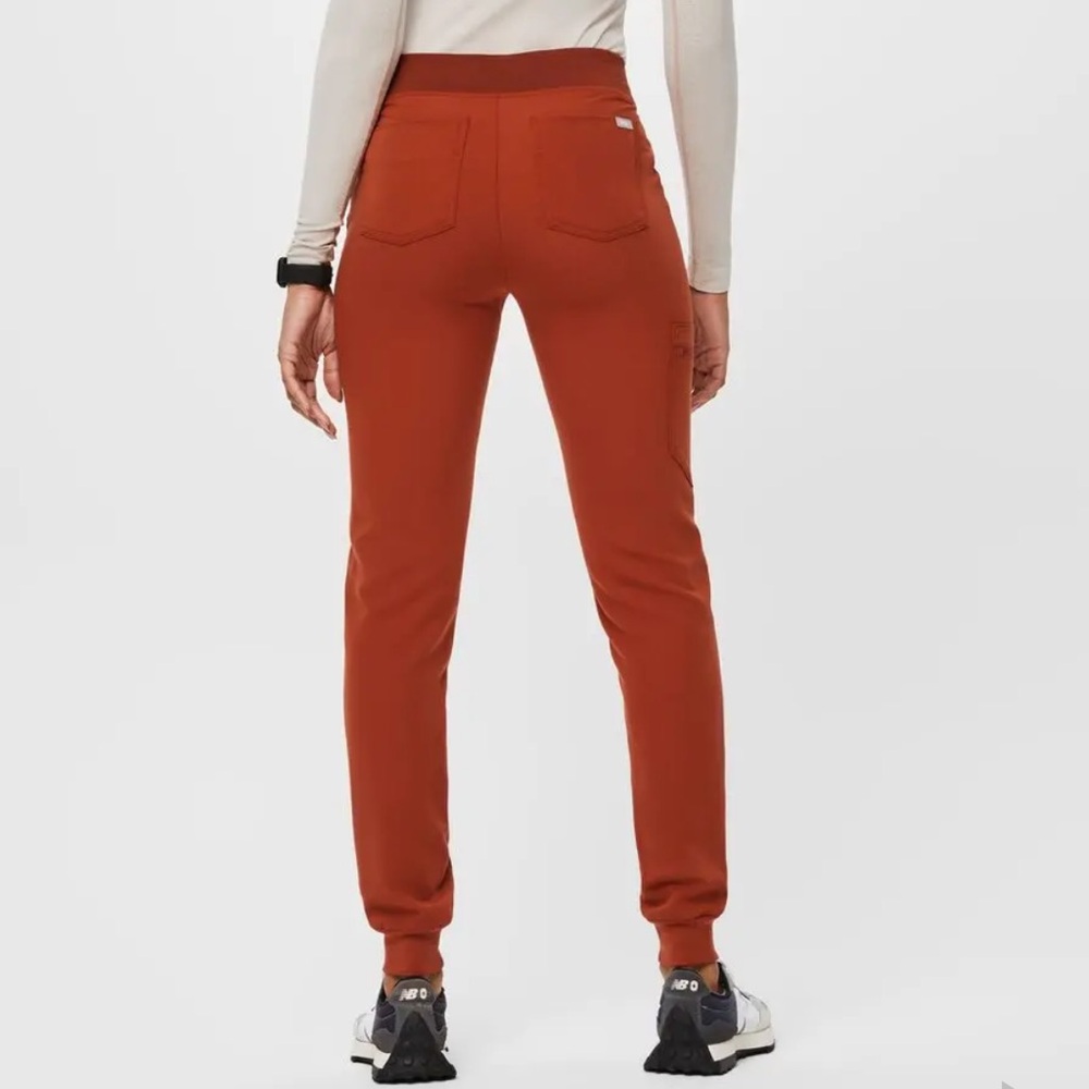 FIGS Zamora Jogger Scrub Pants - Picture 3 of 16
